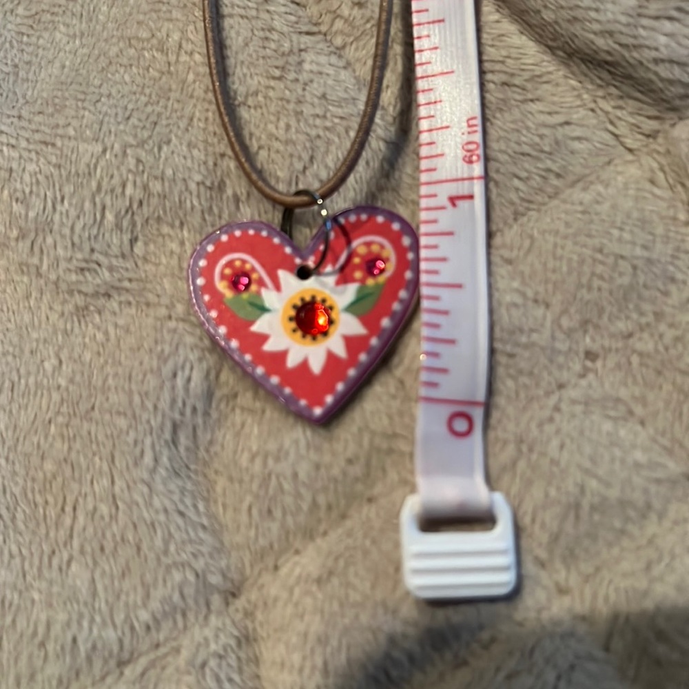 Natural Life heart necklace. EUC!!